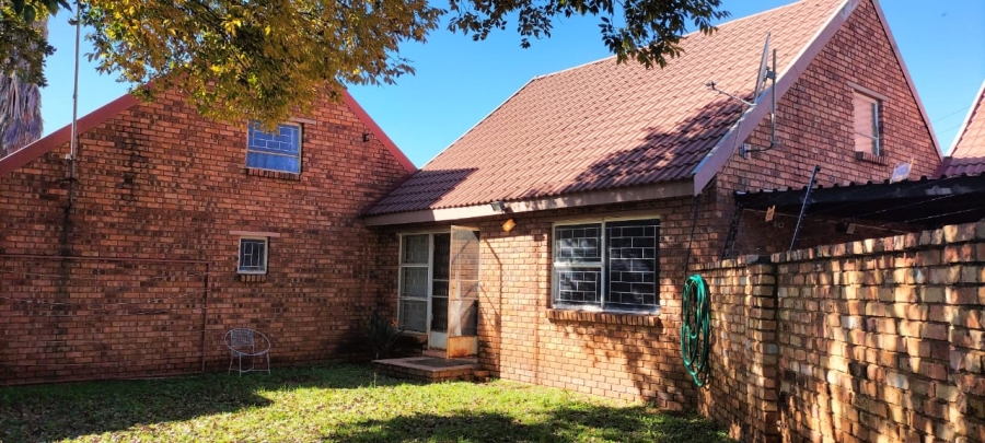 3 Bedroom Property for Sale in Helikonpark Gauteng
