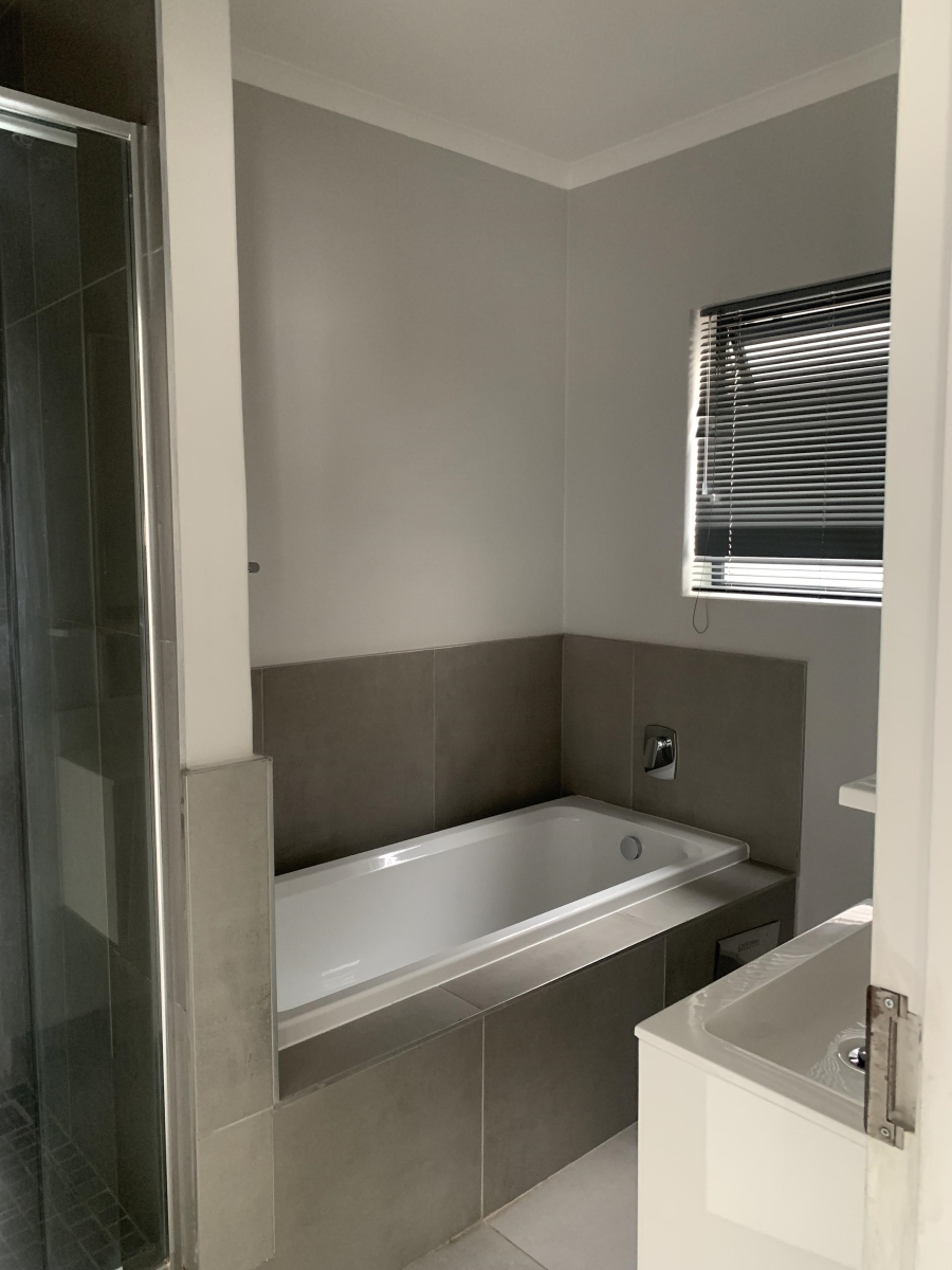 To Let 2 Bedroom Property for Rent in Morningside Gauteng