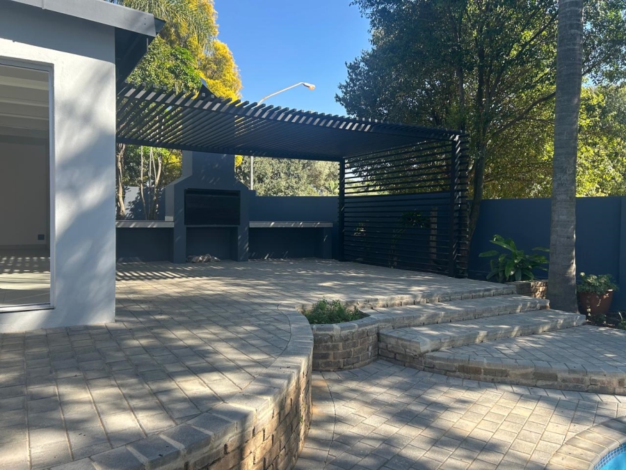 4 Bedroom Property for Sale in Garsfontein Gauteng