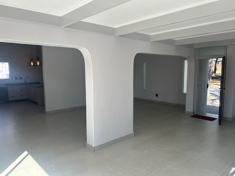 4 Bedroom Property for Sale in Garsfontein Gauteng