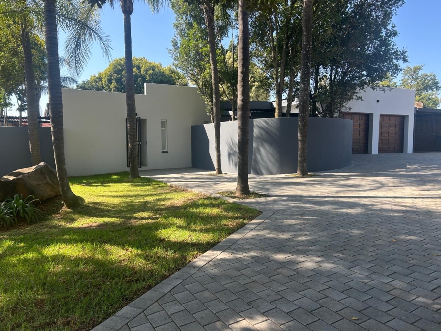 4 Bedroom Property for Sale in Garsfontein Gauteng