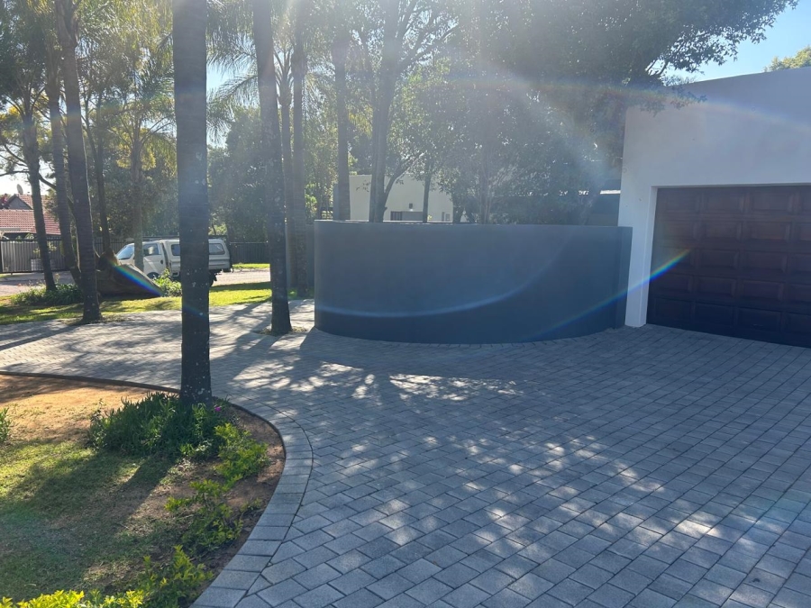 4 Bedroom Property for Sale in Garsfontein Gauteng