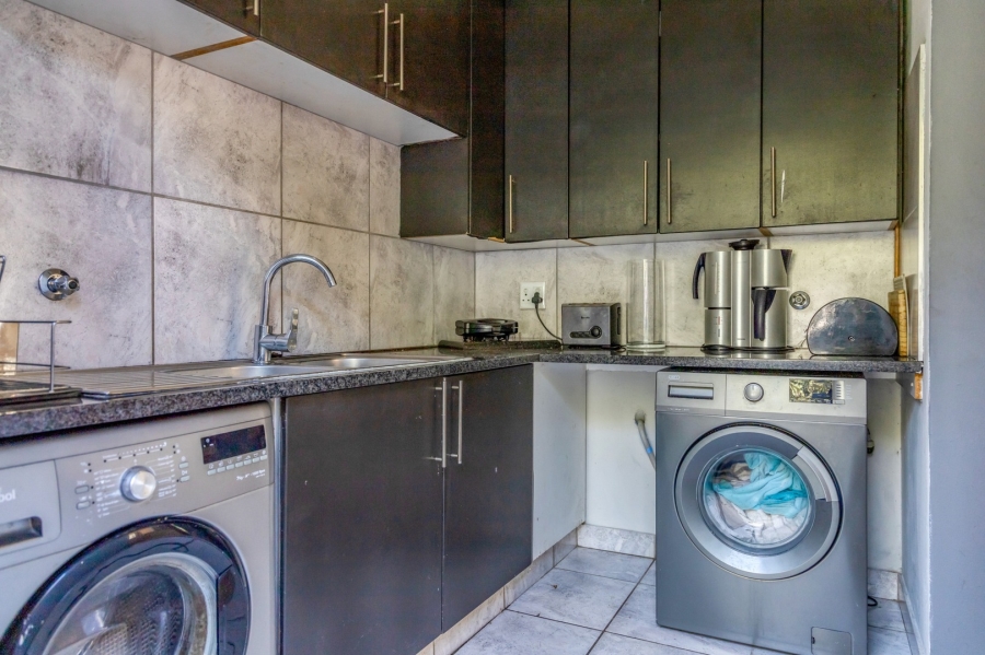 3 Bedroom Property for Sale in Broadacres Gauteng