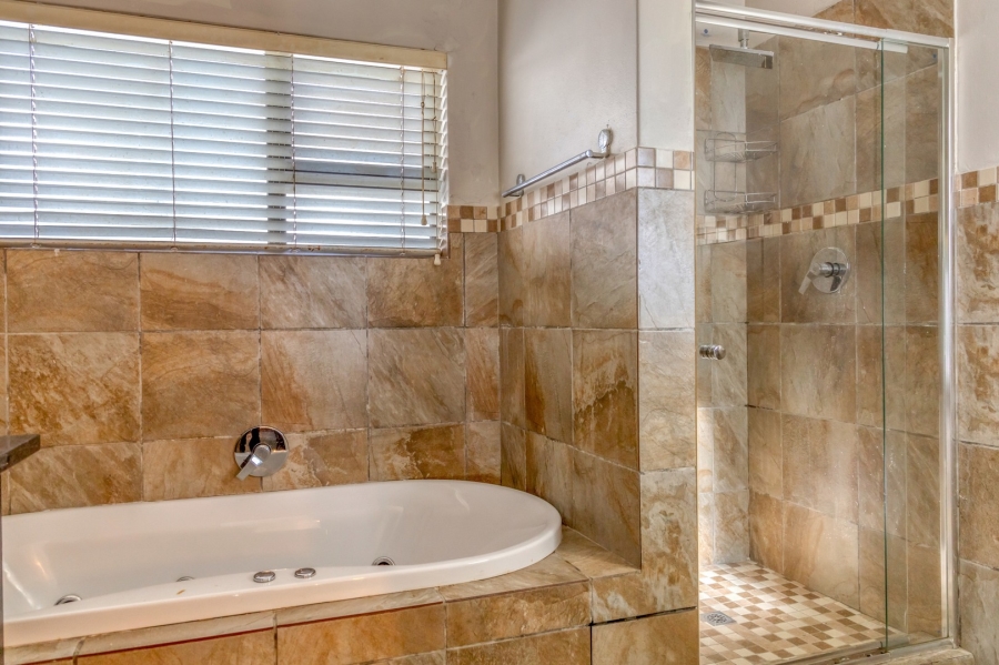 3 Bedroom Property for Sale in Broadacres Gauteng
