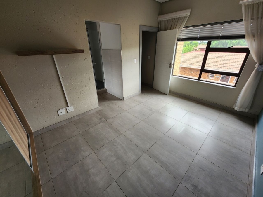 2 Bedroom Property for Sale in Ravenswood Gauteng