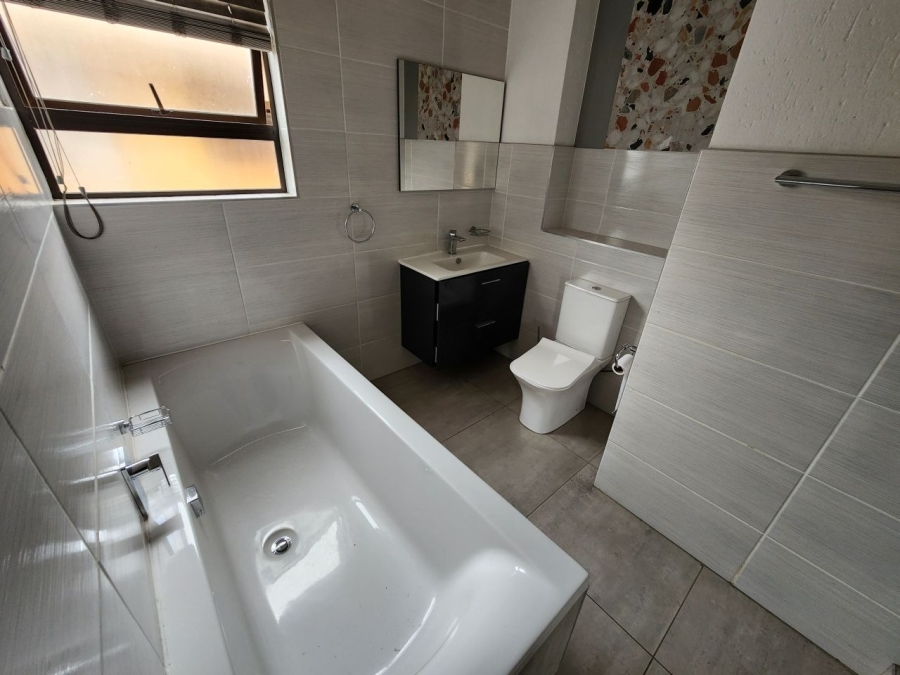 2 Bedroom Property for Sale in Ravenswood Gauteng