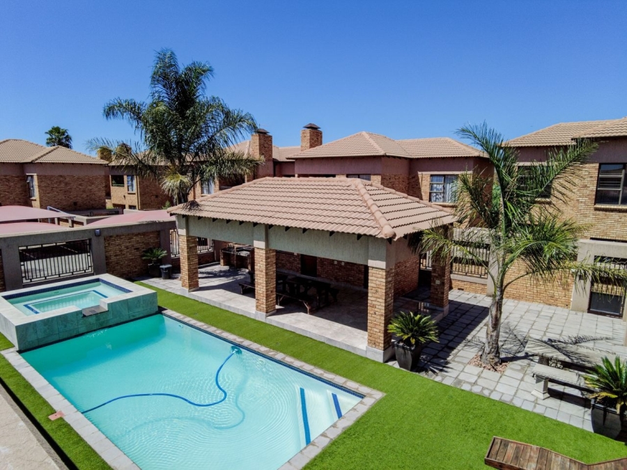 2 Bedroom Property for Sale in Ravenswood Gauteng