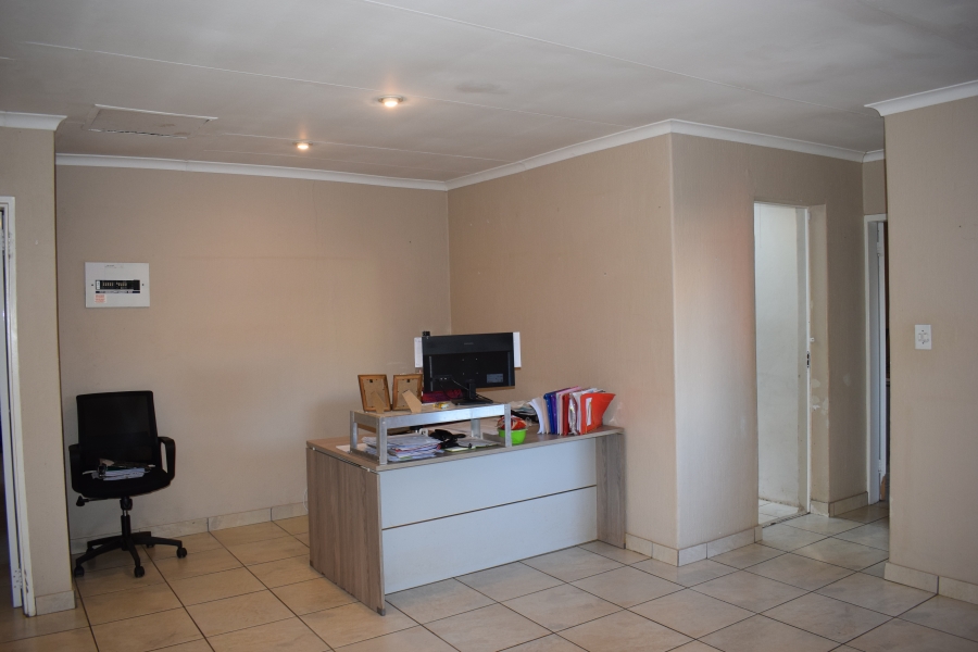 To Let commercial Property for Rent in Pierre Van Ryneveld Gauteng