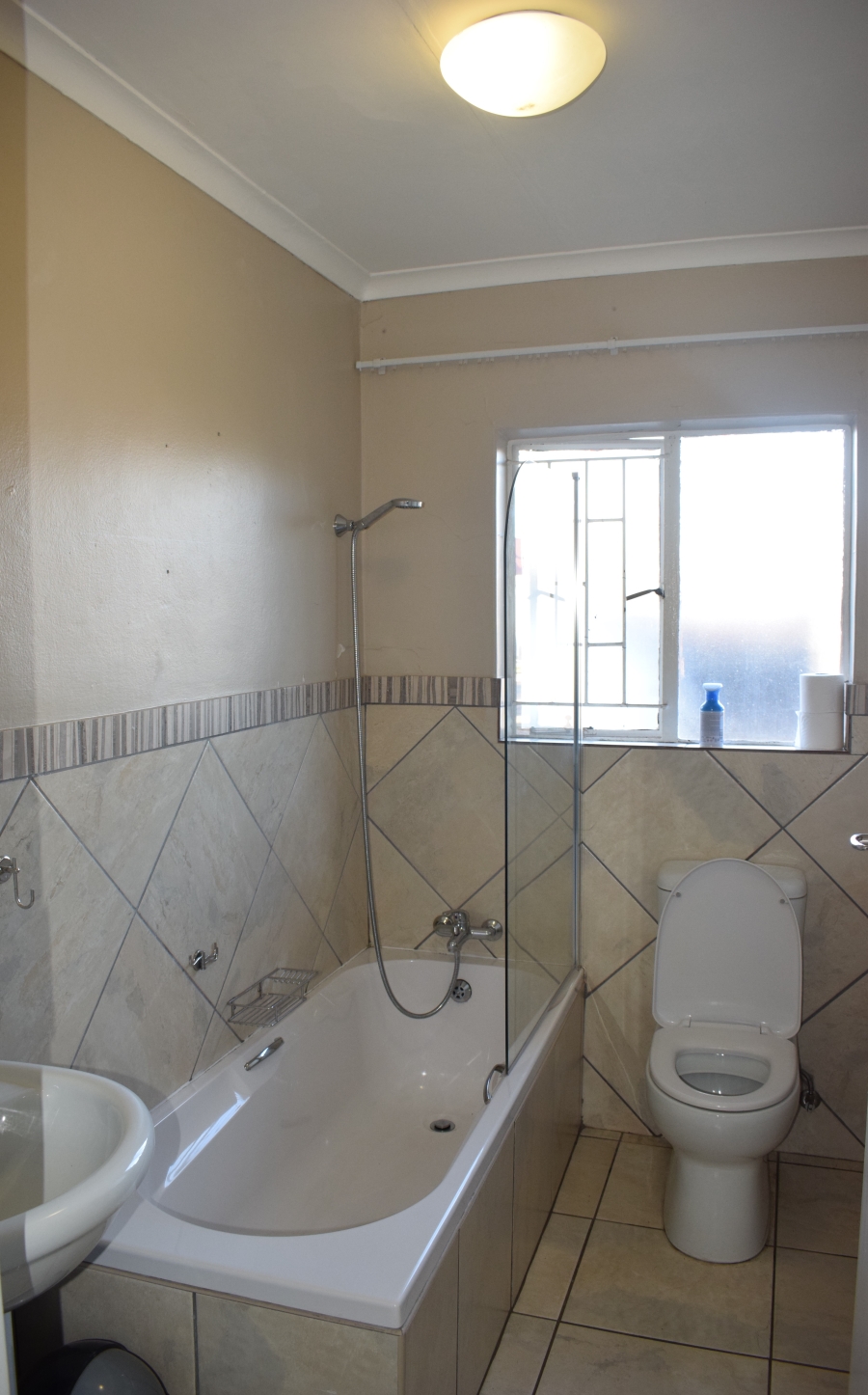 To Let commercial Property for Rent in Pierre Van Ryneveld Gauteng