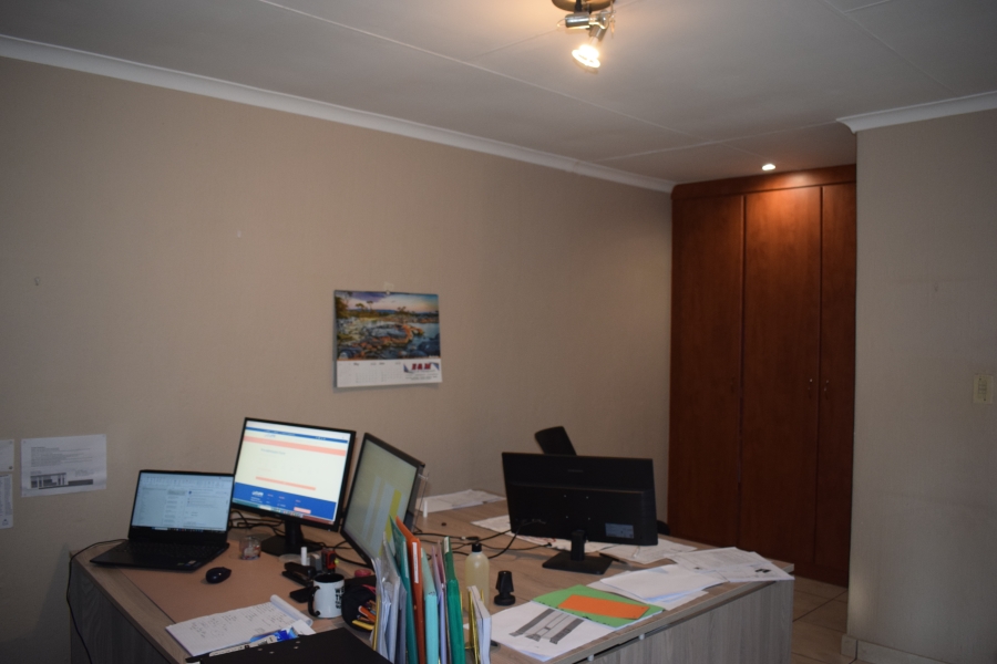 To Let commercial Property for Rent in Pierre Van Ryneveld Gauteng