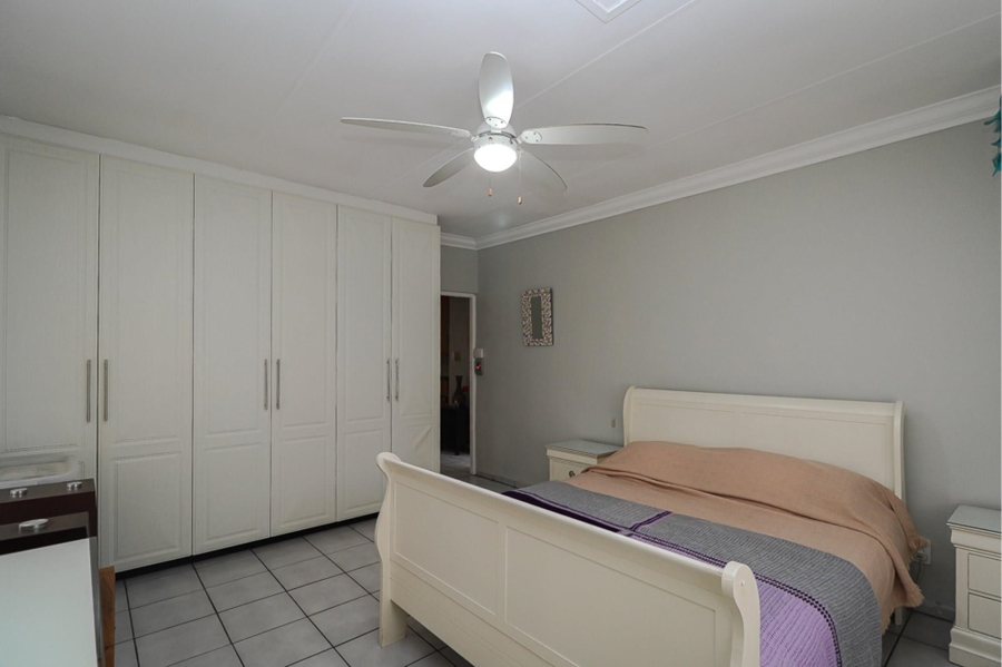 4 Bedroom Property for Sale in Selcourt Gauteng