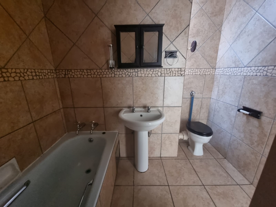 2 Bedroom Property for Sale in Three Rivers Gauteng