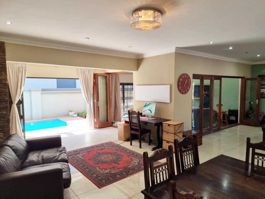 3 Bedroom Property for Sale in Parkhaven Gauteng