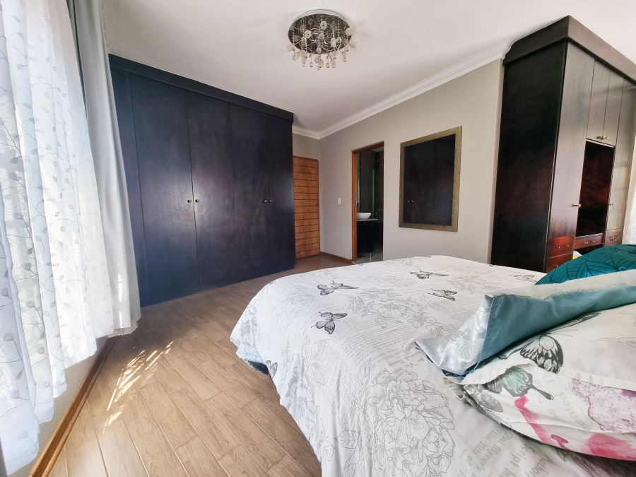 3 Bedroom Property for Sale in Parkhaven Gauteng