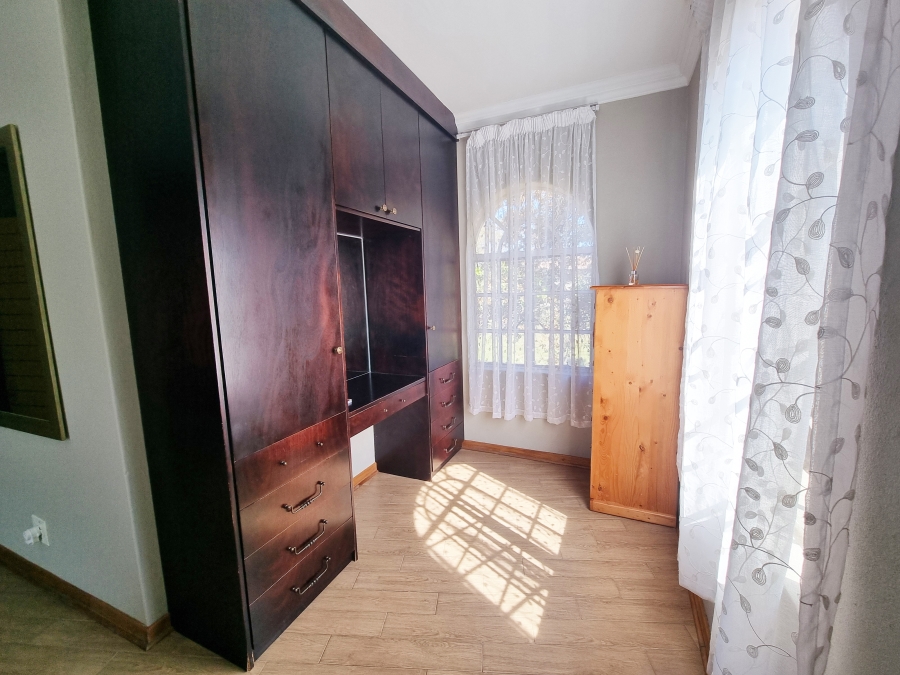 3 Bedroom Property for Sale in Parkhaven Gauteng