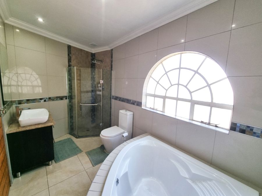 3 Bedroom Property for Sale in Parkhaven Gauteng