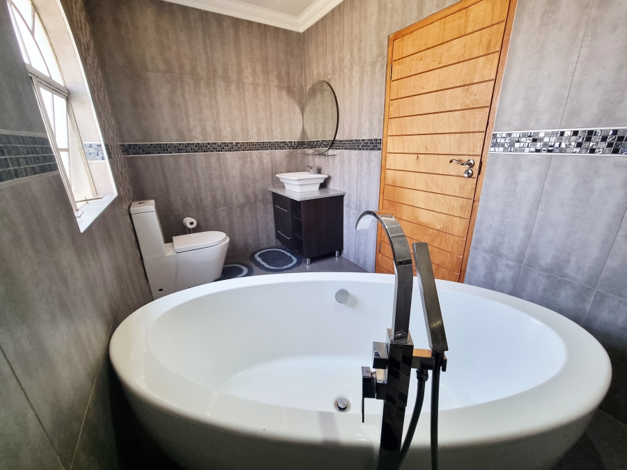 3 Bedroom Property for Sale in Parkhaven Gauteng