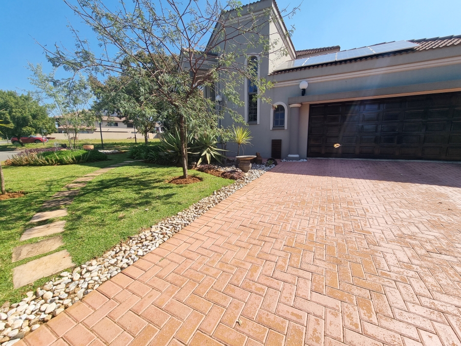 3 Bedroom Property for Sale in Parkhaven Gauteng