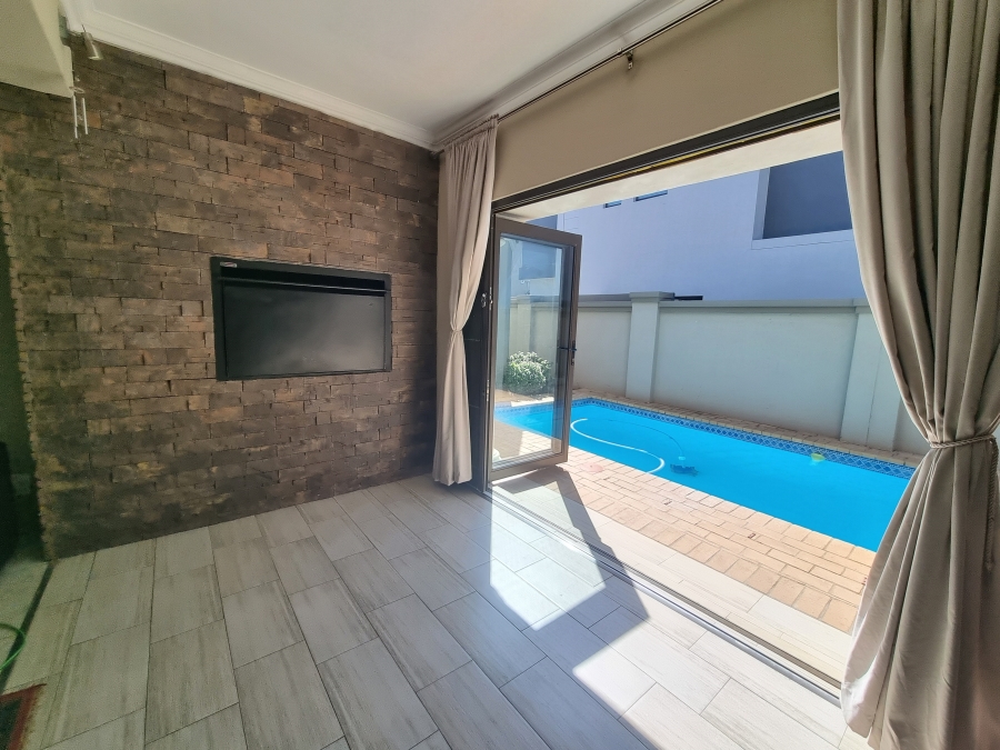 3 Bedroom Property for Sale in Parkhaven Gauteng
