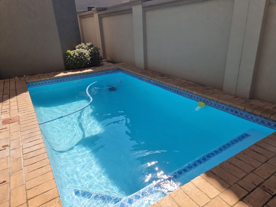 3 Bedroom Property for Sale in Parkhaven Gauteng