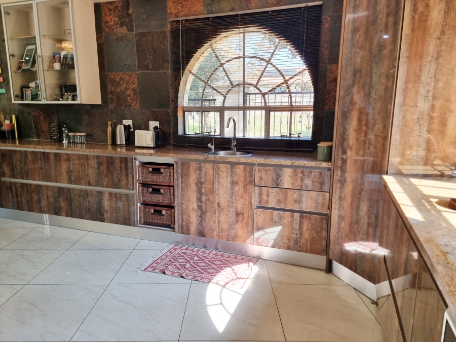 3 Bedroom Property for Sale in Parkhaven Gauteng