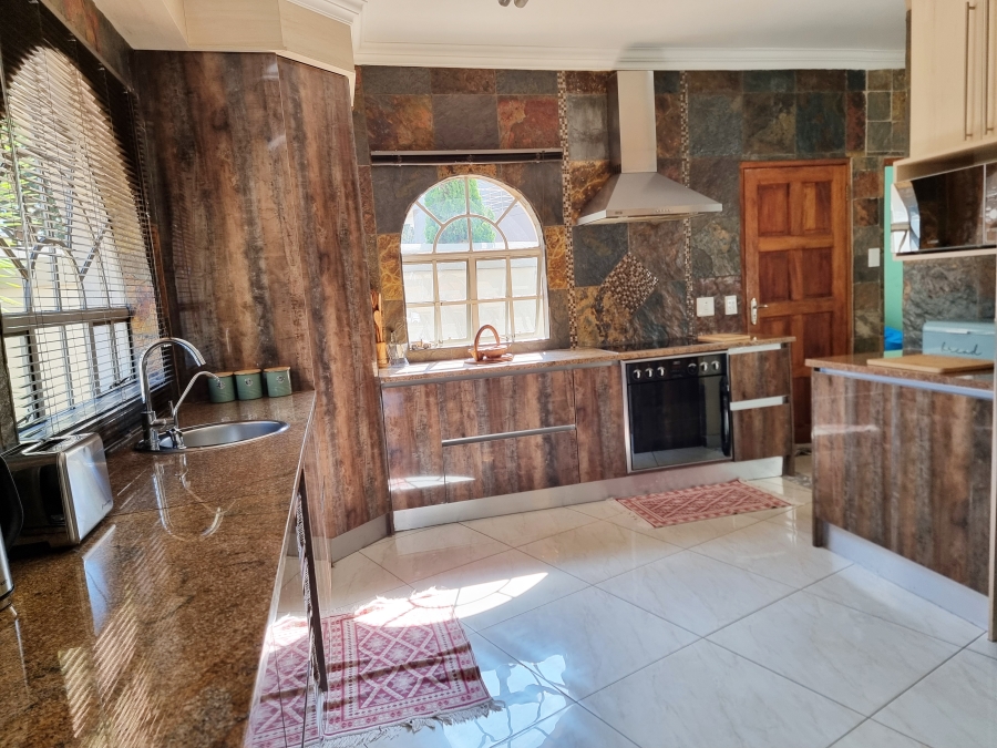 3 Bedroom Property for Sale in Parkhaven Gauteng