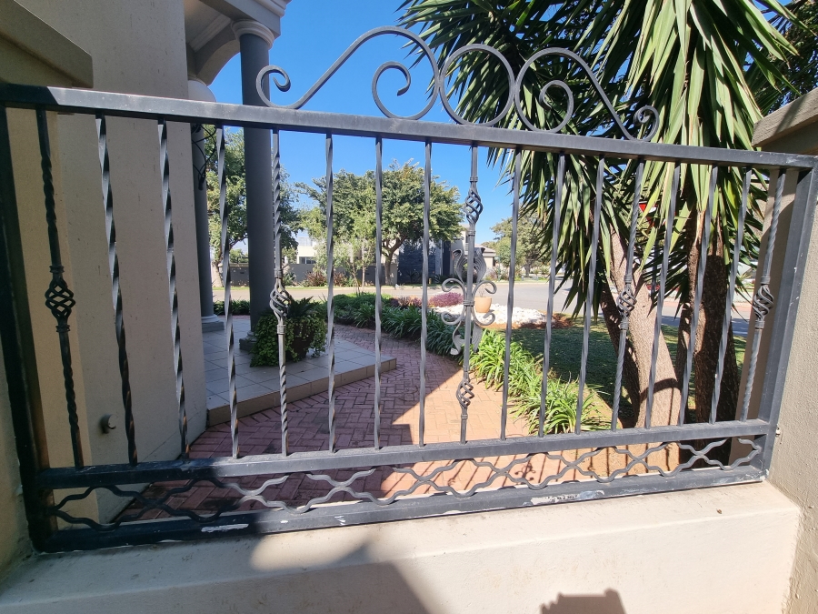 3 Bedroom Property for Sale in Parkhaven Gauteng