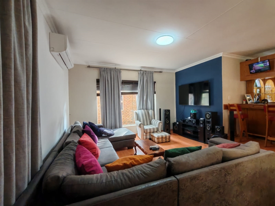 4 Bedroom Property for Sale in Three Rivers Gauteng