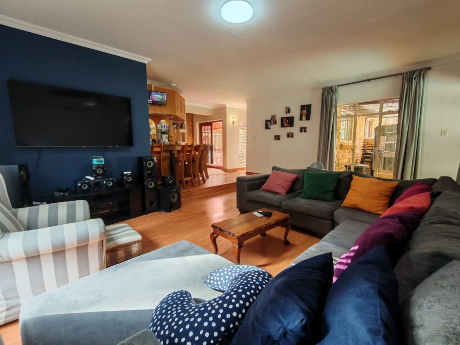 4 Bedroom Property for Sale in Three Rivers Gauteng
