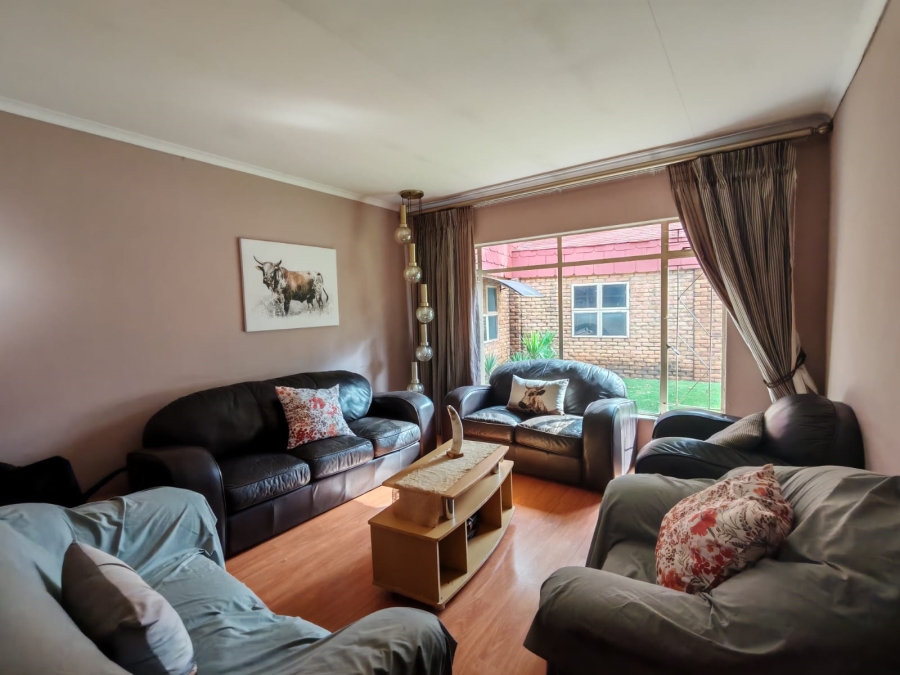 4 Bedroom Property for Sale in Three Rivers Gauteng