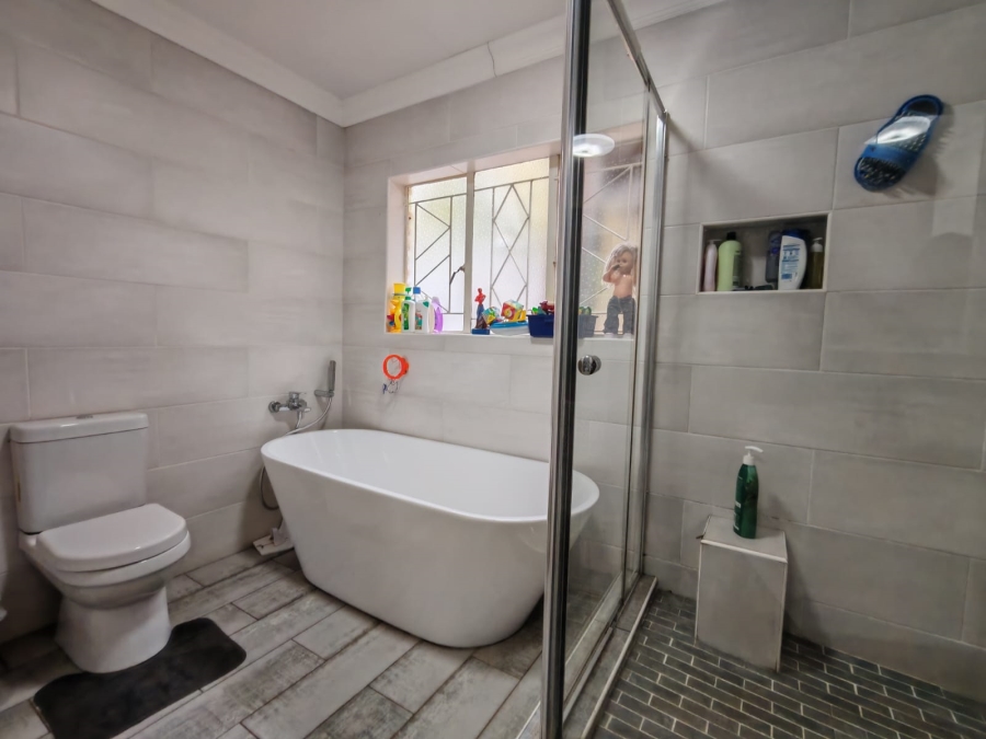 4 Bedroom Property for Sale in Three Rivers Gauteng