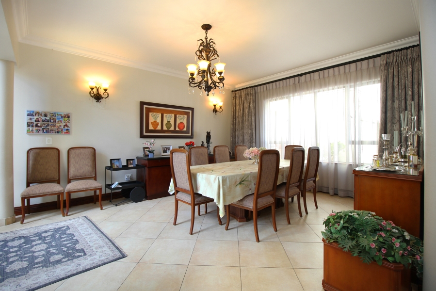 4 Bedroom Property for Sale in Waverley Gauteng