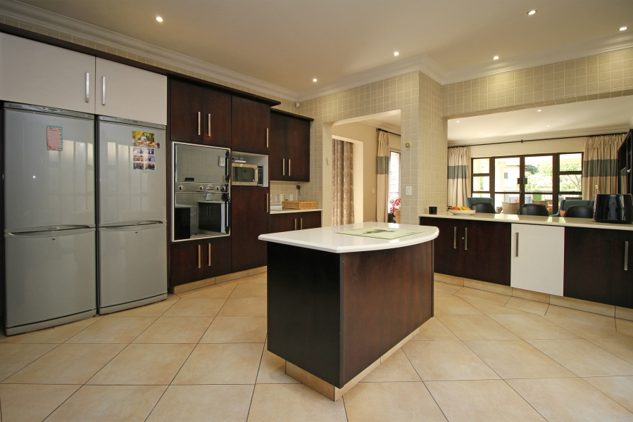 4 Bedroom Property for Sale in Waverley Gauteng