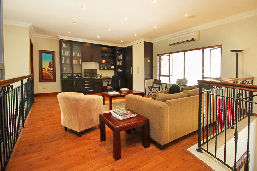 4 Bedroom Property for Sale in Waverley Gauteng
