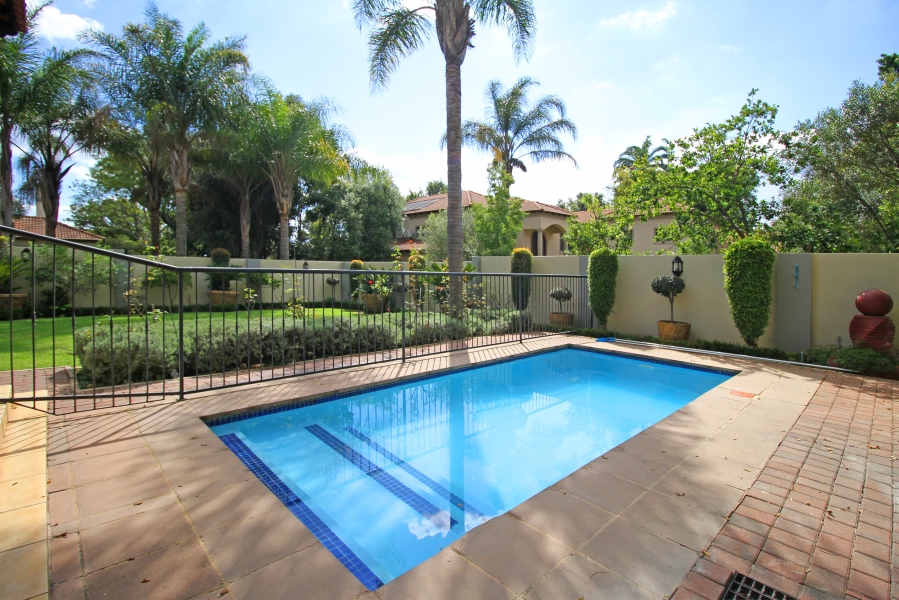 4 Bedroom Property for Sale in Waverley Gauteng