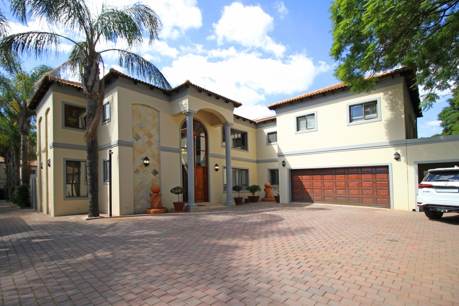 4 Bedroom Property for Sale in Waverley Gauteng