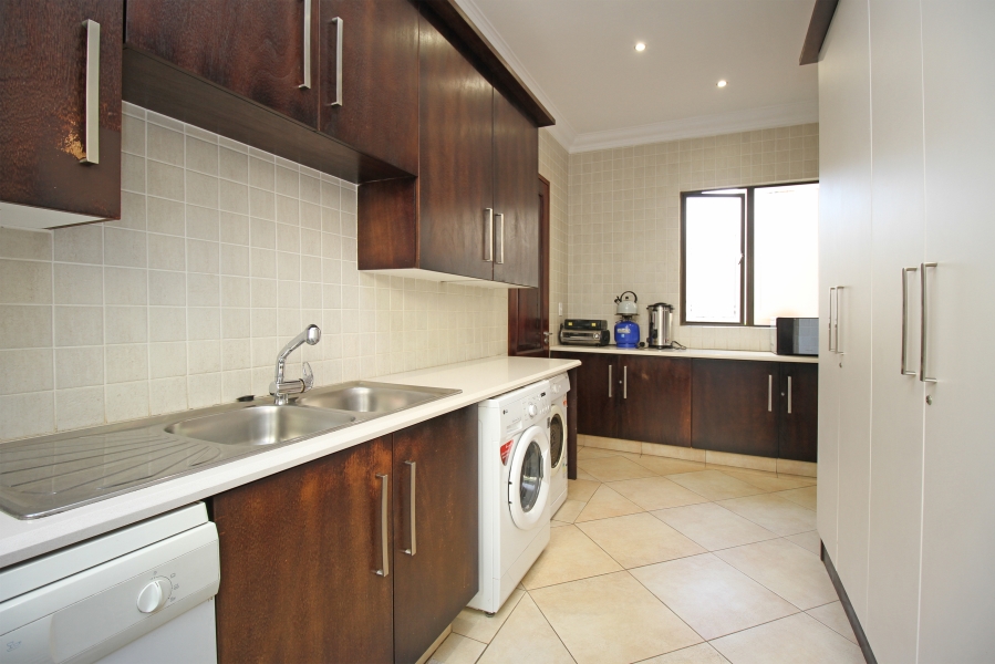 4 Bedroom Property for Sale in Waverley Gauteng