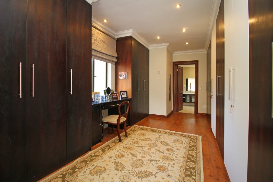 4 Bedroom Property for Sale in Waverley Gauteng