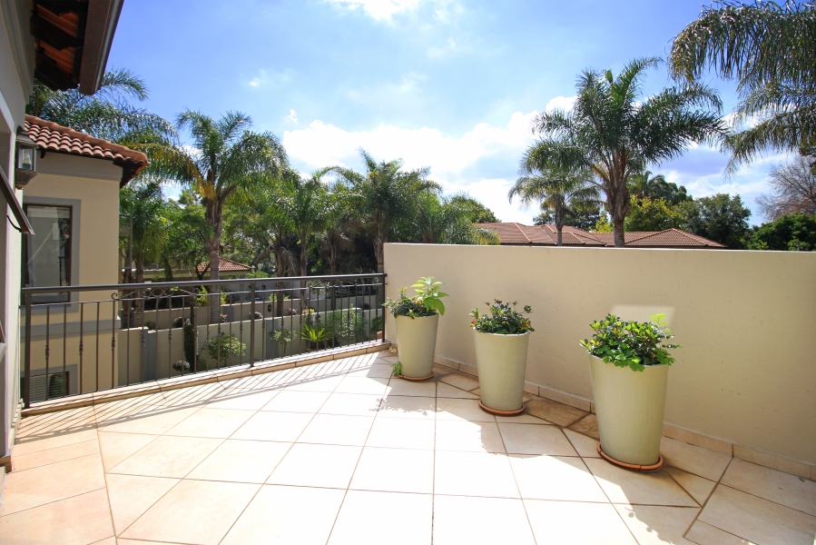 4 Bedroom Property for Sale in Waverley Gauteng