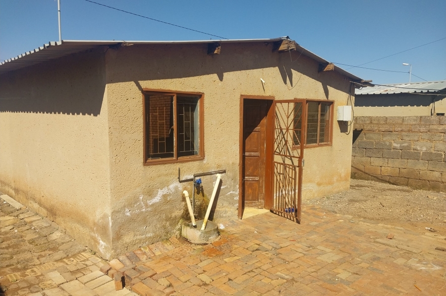 2 Bedroom Property for Sale in Thulani Gauteng