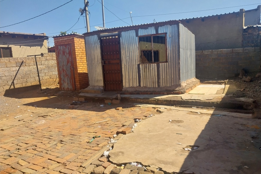 2 Bedroom Property for Sale in Thulani Gauteng