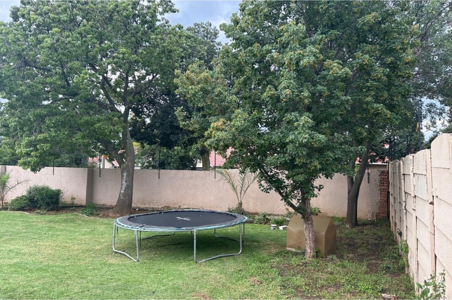 To Let 4 Bedroom Property for Rent in Parkrand Gauteng