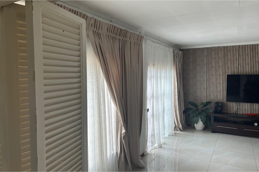 To Let 4 Bedroom Property for Rent in Parkrand Gauteng