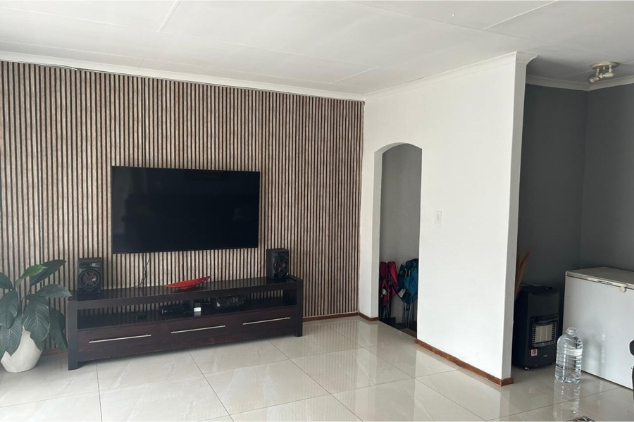 To Let 4 Bedroom Property for Rent in Parkrand Gauteng