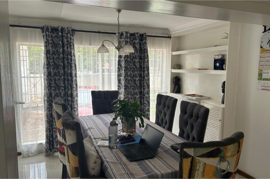To Let 4 Bedroom Property for Rent in Parkrand Gauteng
