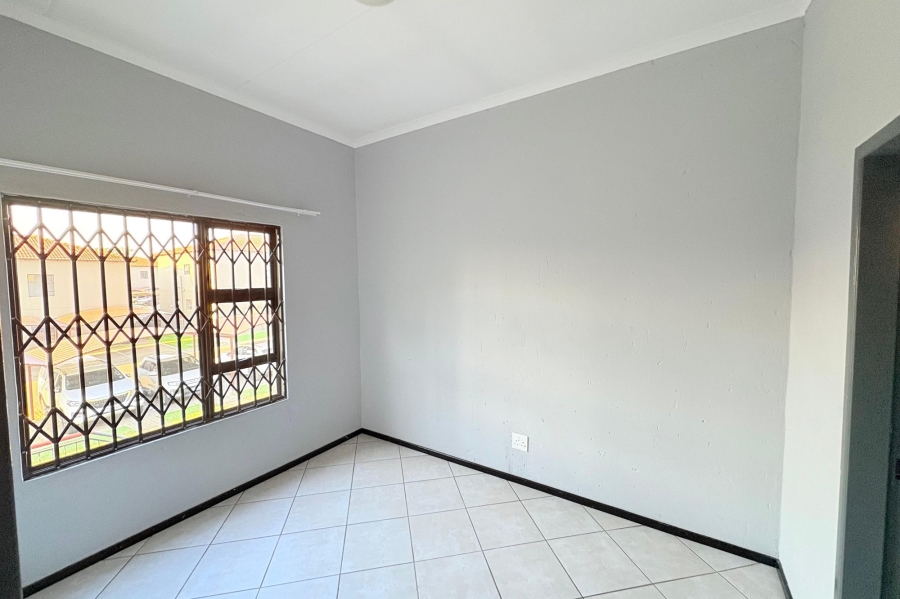 To Let 2 Bedroom Property for Rent in Goedeburg Gauteng