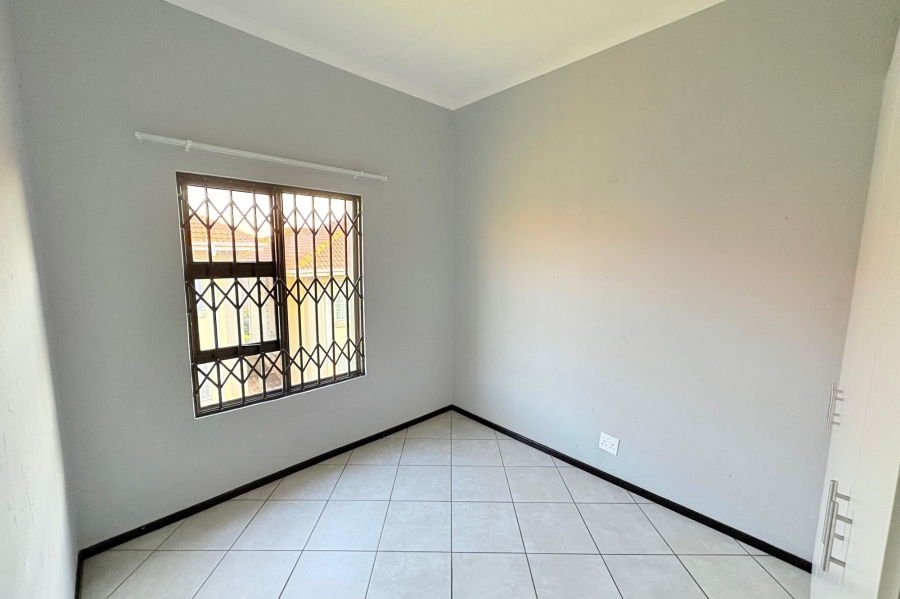 To Let 2 Bedroom Property for Rent in Goedeburg Gauteng