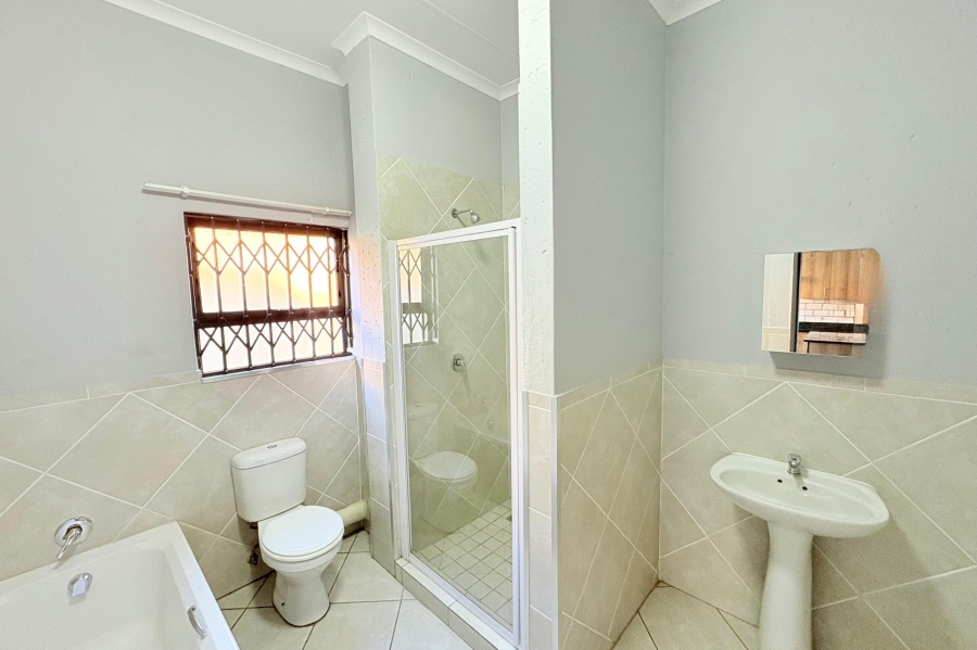 To Let 2 Bedroom Property for Rent in Goedeburg Gauteng