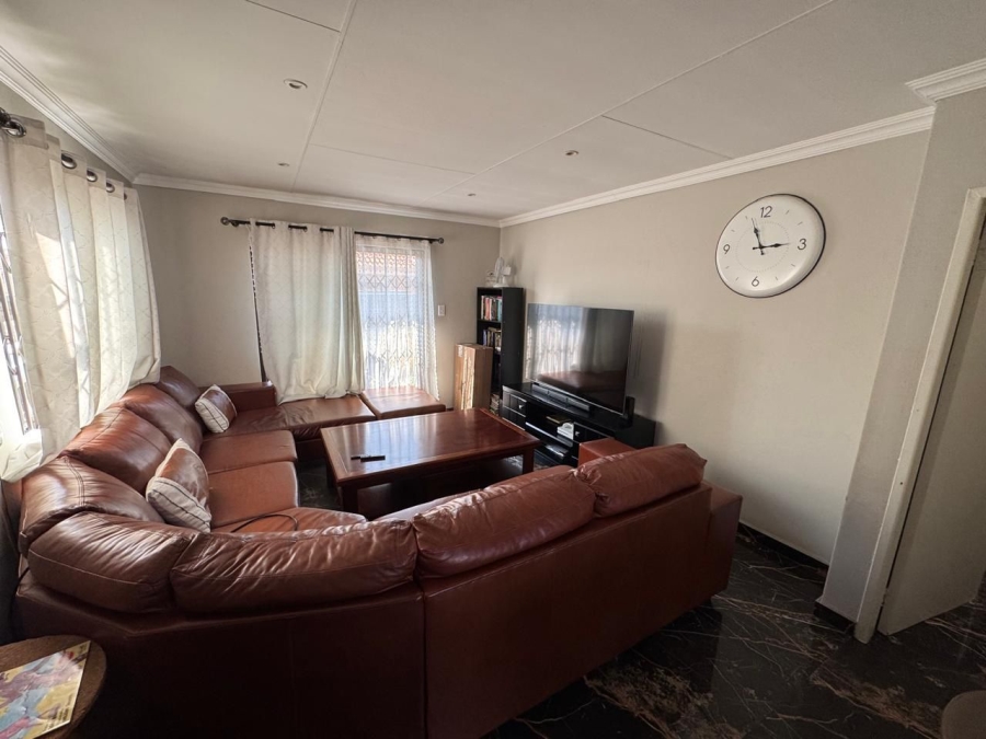 To Let 3 Bedroom Property for Rent in Sunair Park Gauteng