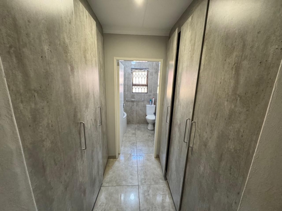 To Let 3 Bedroom Property for Rent in Sunair Park Gauteng
